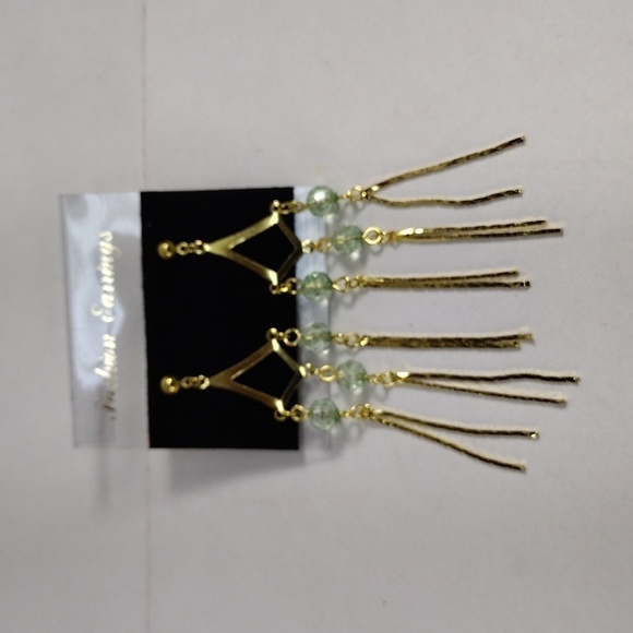 Women's Stunning Gold tone & lgt Green Beads Fringed Chandelier 3" Drop Earrings - Picture 1 of 7